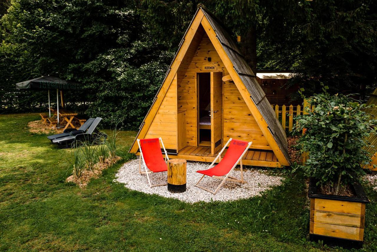 Glamping Forest Edge 캄니크 외부 사진