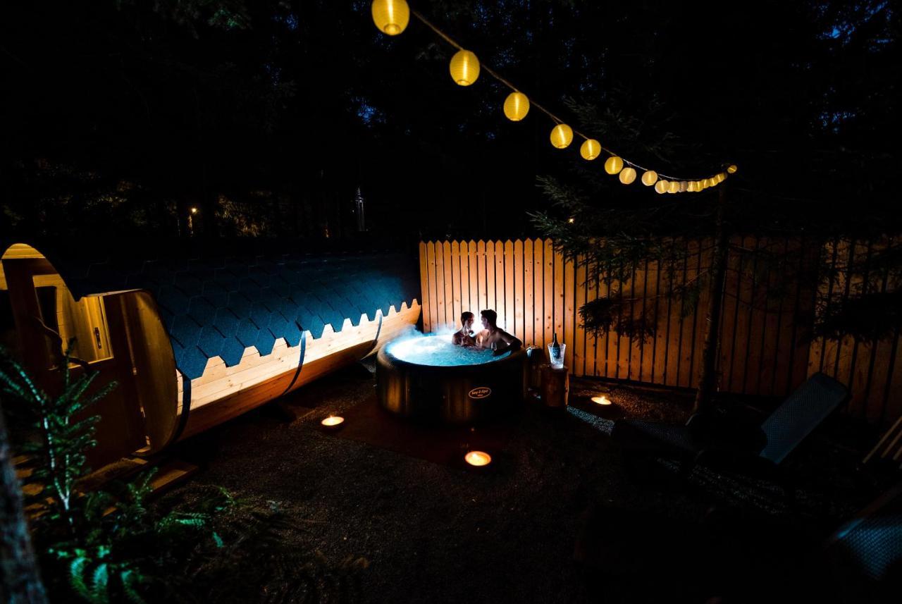 Glamping Forest Edge 캄니크 외부 사진